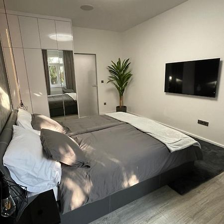 Apartman Tinea Zagreb Buitenkant foto