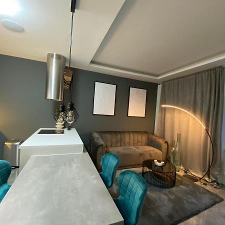 Apartman Tinea Zagreb Buitenkant foto