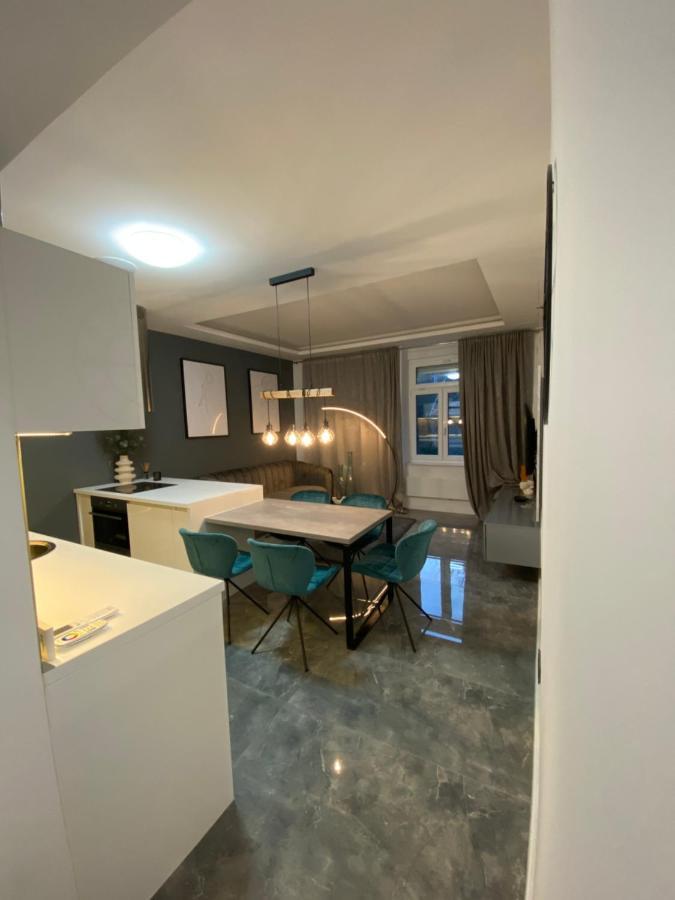Apartman Tinea Zagreb Buitenkant foto